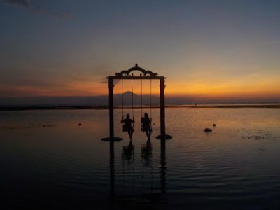Three Gili Trawangan Swings To Catching Sunset Moment