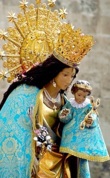 Nuestra Señora de los Desamparados Imagen de la Virgen de los Desamparados con el niño Jesús