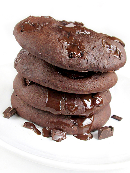 Giant chocolate fudge cookies tinascookings.blogspot.com