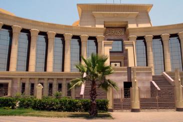 المحكمة الدستورية تقضي بعدم اختصاصها النظر في قانون العزل