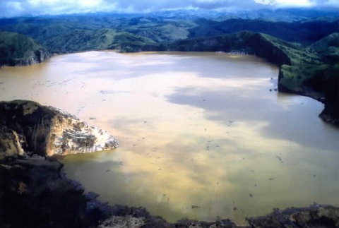 Danau Yang Telah Membunuh 1800 Jiwa Danau Yang Telah Membunuh 1800 Jiwa