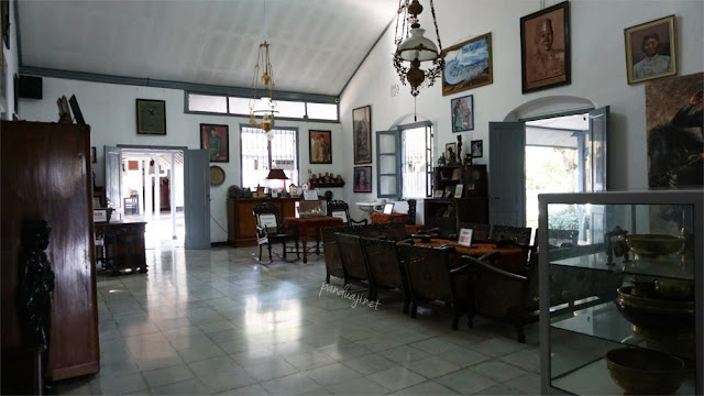 Ruang tengah dalam Istana Gebang Ruang tengah dalam Istana Gebang