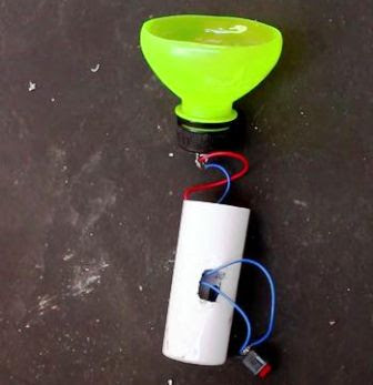 Cara Membuat Senter Saku dari Botol plastic dan Semprotan Parfum Bekas Cara Membuat Senter Saku dari Botol plastic dan Semprotan Parfum Bekas