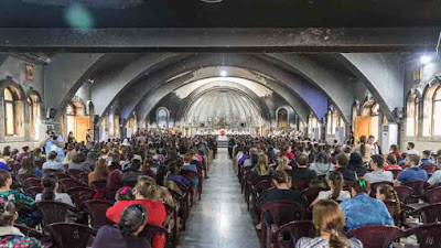 Sempat Dipakai ISIS, Gereja ini Kembali Diisi oleh Ribuan Umat Kristen pada Minggu Paskah