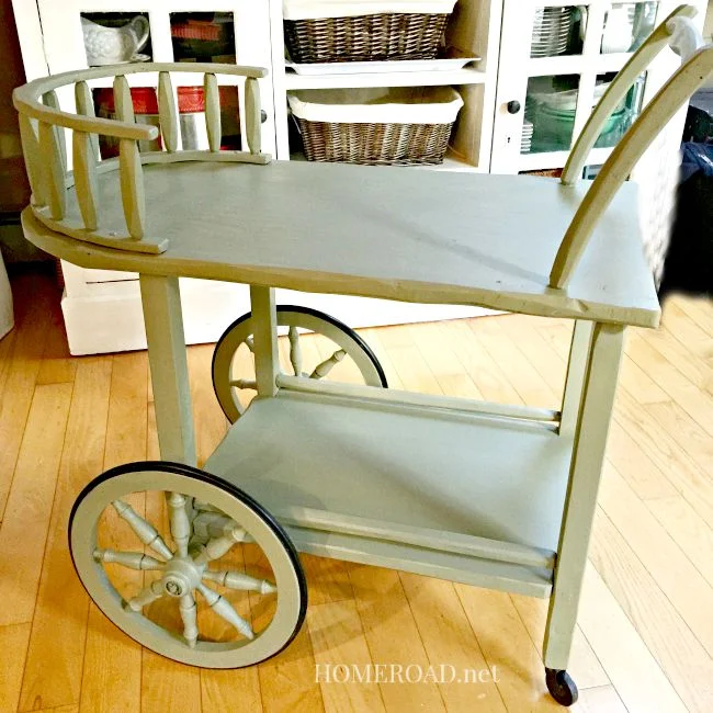 A Dreamy Rolling Tea Cart  www.homeroad.net