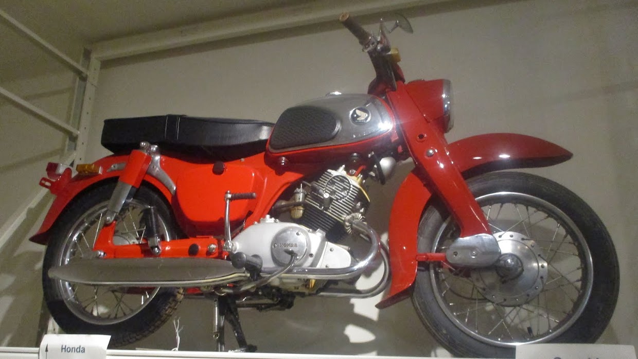 1963 - HONDA BENLY C95 150CC 2 CYLINDRES CAM EN TÊTE - 16,5HP - MUSÉE ÉPOPÉE DE LA MOTO