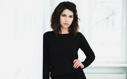 Nadia Hilker Photos