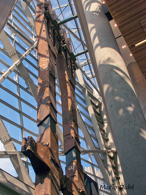 Tridents du WTC exposés au musée du 11-Septembre à New York