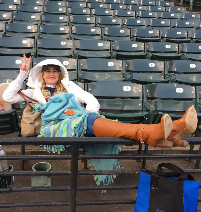 JESSICA DILL IS SERIOUS ABOUT LOOKING GOOD AT THE FALL CLASSIC