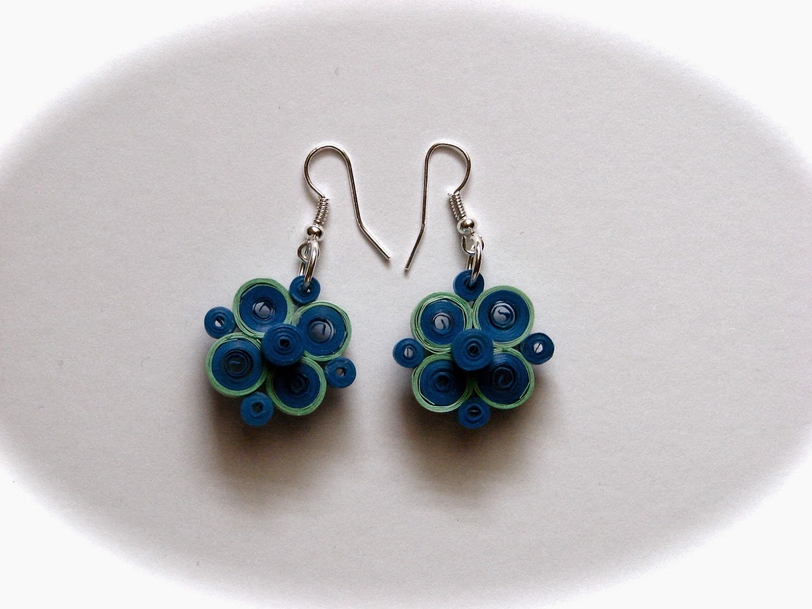 All About Quilling Pair of quilled earrings