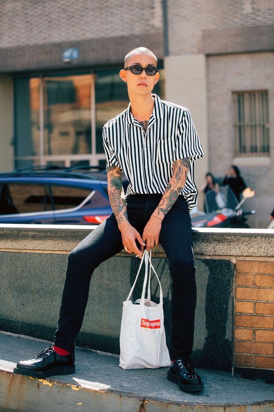 Totebags: as bolsas que estão se tornando um hit do street style masculino Totebags: as bolsas que estão se tornando um hit do street style masculino