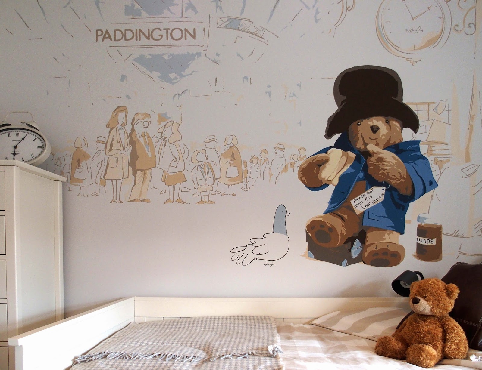 ARTISTIC TOUCH Paddington Bear Bedroom