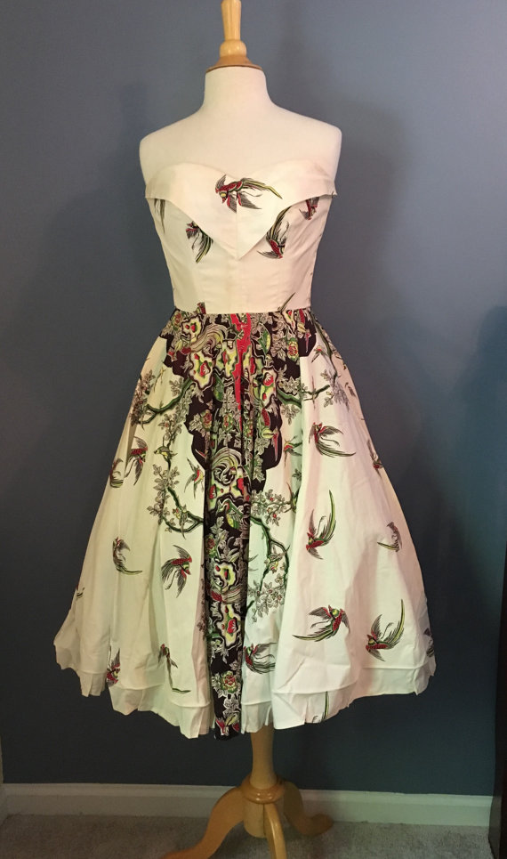 Flashback Summer: Intercultural Vintage fashion - Nassau's Mademoiselle dress - khanga