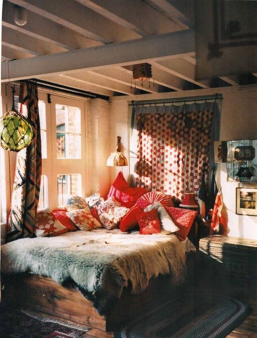 Indie Girl: Indie bedroom design.