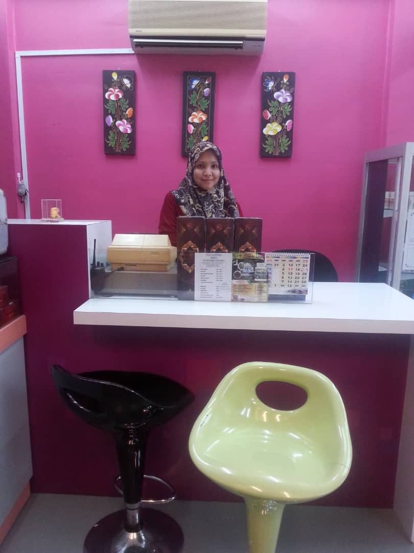 Terpikat dengan Pusat Kecantikan Medina & Salon Rambut Muslimah