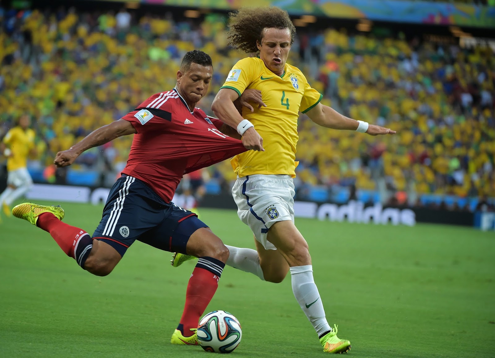 Матч Колумбия Бразилия 2014. Классика футбола.