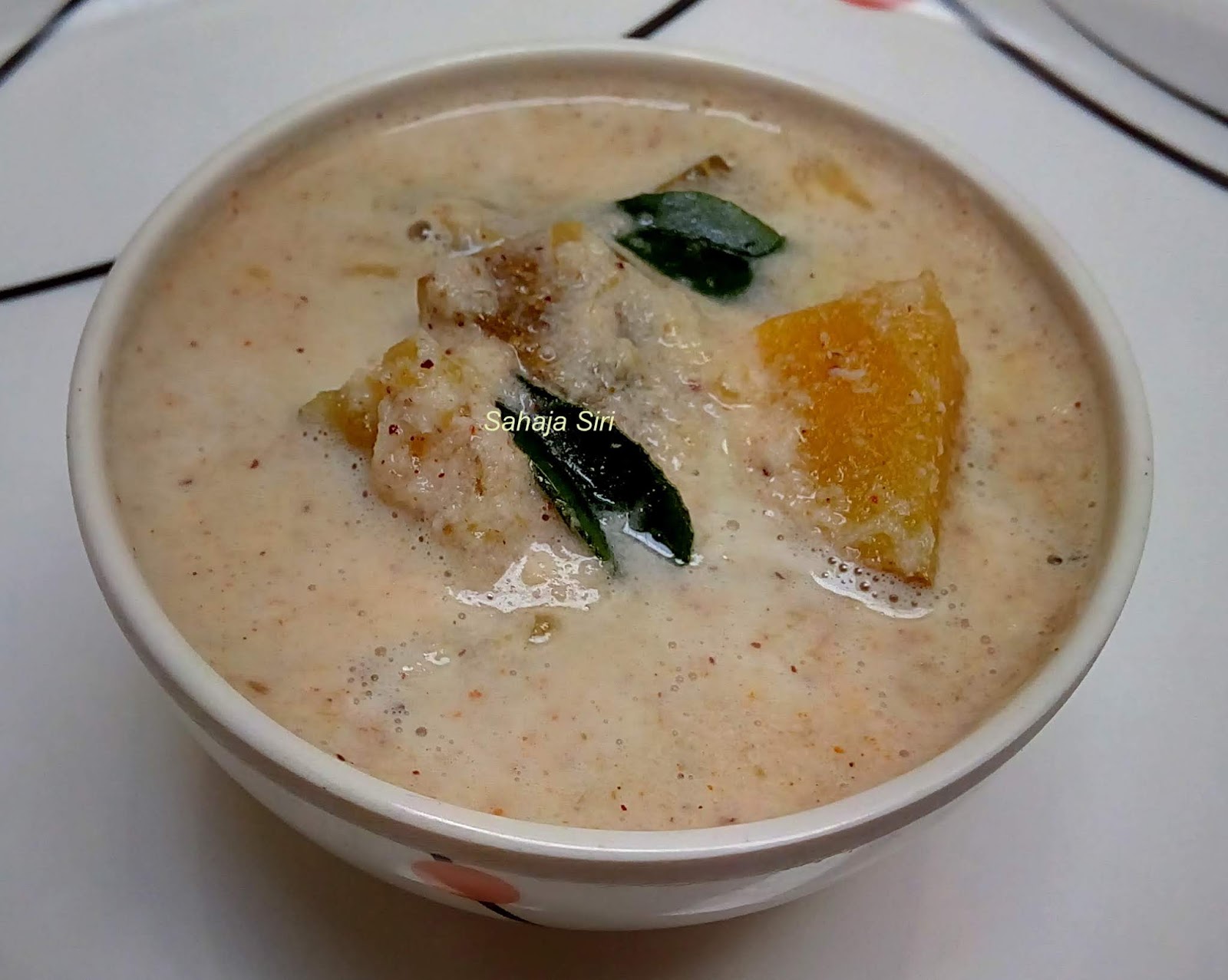 Pumpkin curry with coconut cumin gravy/ Sihi kumbala Kalasu/ Jeerige Bendi