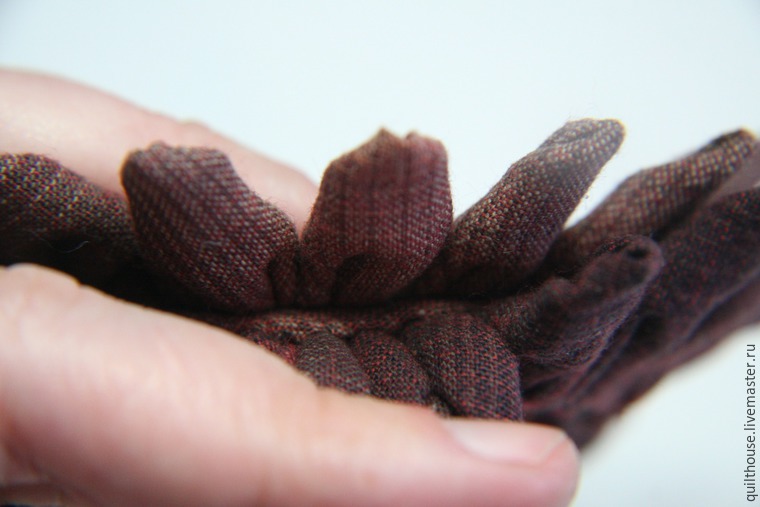 How to sew the Dahlia flower brooch. DIY Tutorial