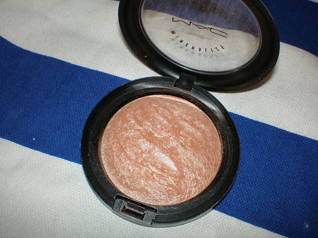 MAC Mineralize Skinfinish in Soft and Gentle