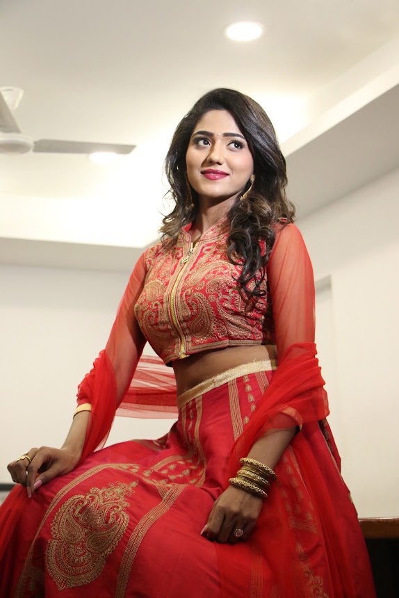 Shalu Chourasiya at En Kadhali Scene Podra audio launch