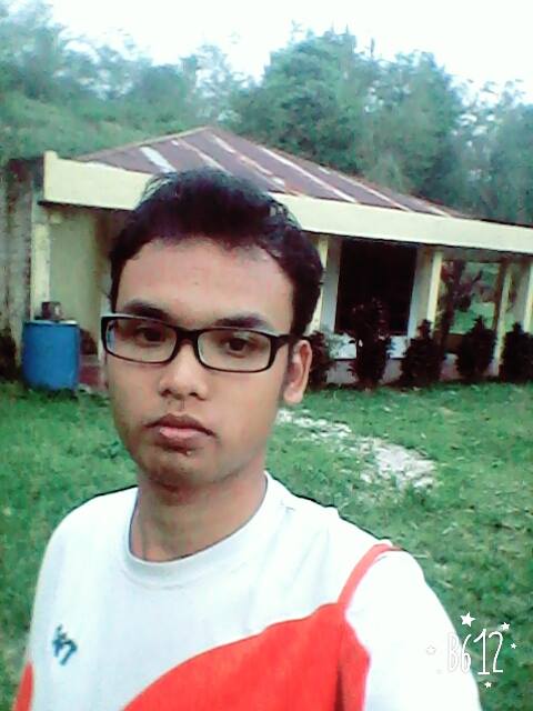 DEMOSES SIMANJUNTAK: FOTO EDISI DI TAMAN RUMAH KU WAKTU DI KAMPUNG KU