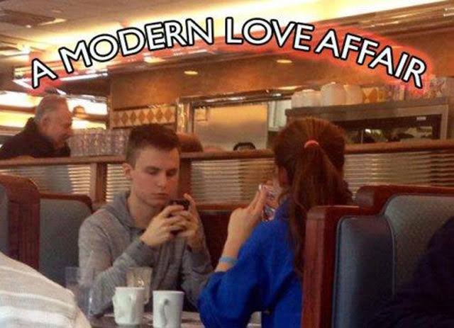 25 Pictures That Prove Technology Is Ruining Society - Is this really love? 25 Pictures That Prove Technology Is Ruining Society - Is this really love?