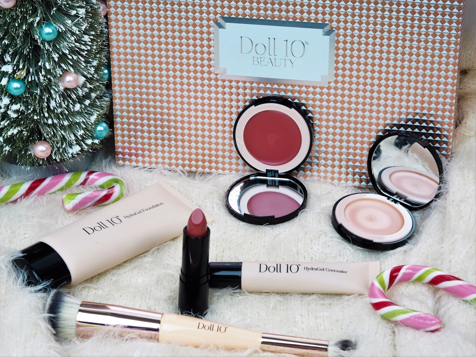 Give the gift of beautiful make up with the Doll 10 About Face Collection
