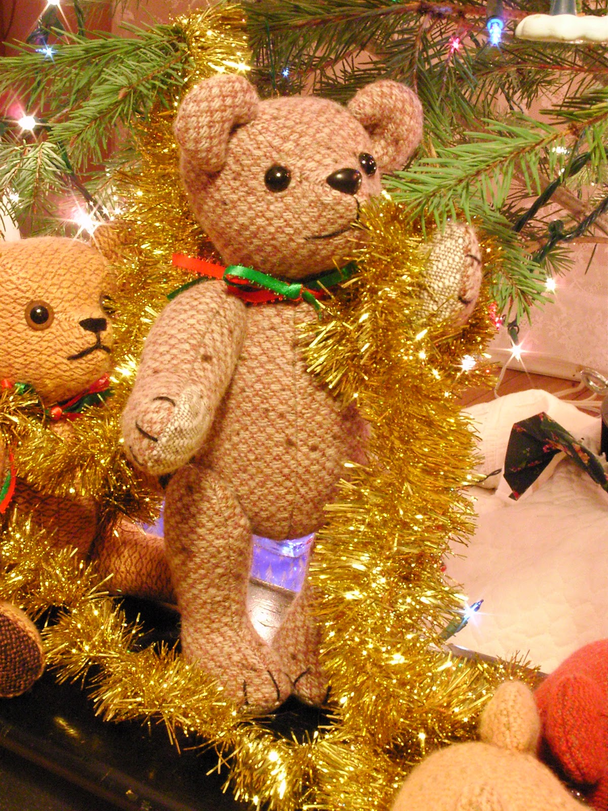 Daisy Hill Weaving Studio Teddy Bears Help Decorate the Christmas Tree
