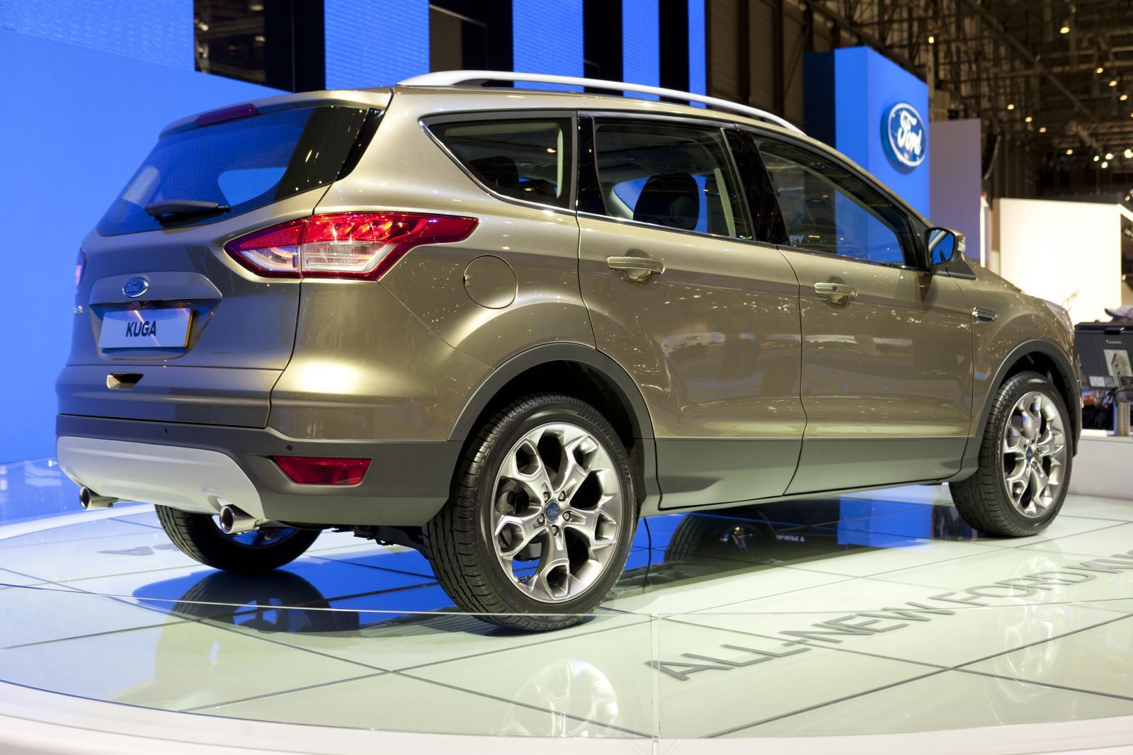 Revista Coche Nuevo Ford Kuga 2013 todas sus imágenes y datos