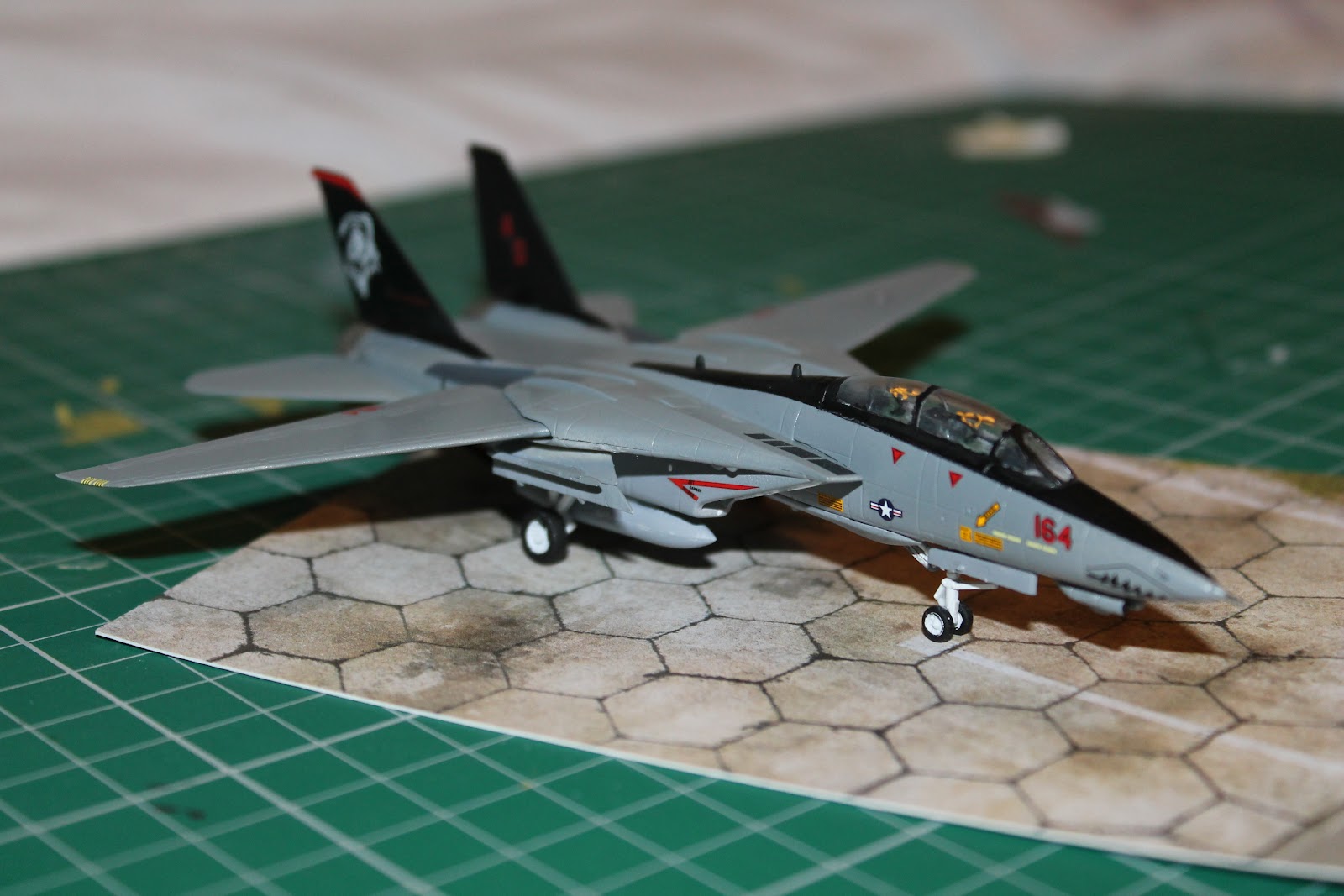 F-14 tomcat 1/48. F 14 tomcat 1/48 italeri. Revell 1/144. F-14a tomcat. Revell 1/144.