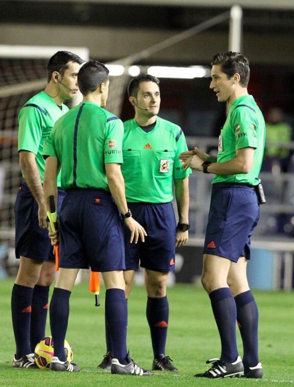 MUNDO DEL ARBITRAJE: ¿Por qué es tan difícil ser árbitro de fútbol?