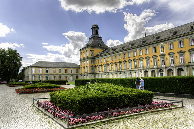 Palácio de Poppelsdorf em Bonn Palácio de Poppelsdorf em Bonn
