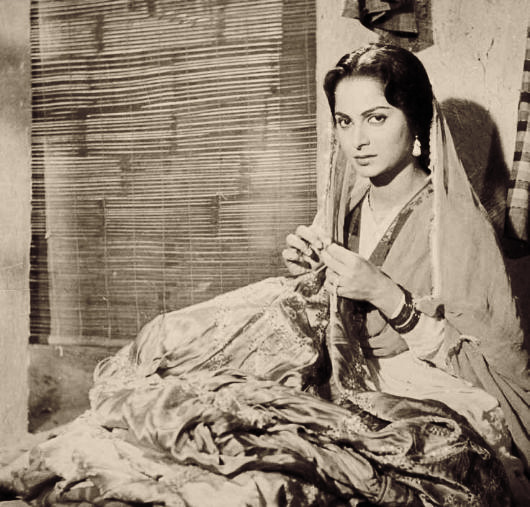 Check Out  Beautiful pictures of the timeless beauty Waheeda Rehman   Bollywood Bubble