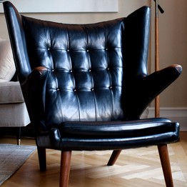 Wyeth A Temple Of Midcentury Modern Design Seeks New Wallets The Black Leather Papa Bear By Hans