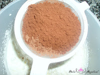 Tarta de San Marcos-trufa-tamizando cacao para trufa