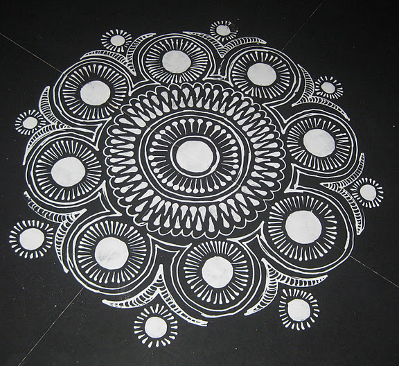 Kamala Malar Kolam: A traditional Mehendi pattern kolam