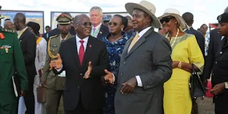 Magufuli na Museveni Waweka Historia kwa Kuweka Jiwe la Msingi la Bomba la Mafuta Uganda