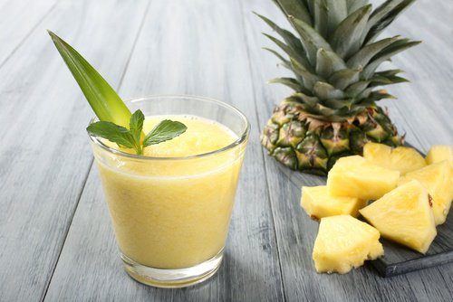 Smoothie de thé vert et d'ananas Smoothie de thé vert et d'ananas