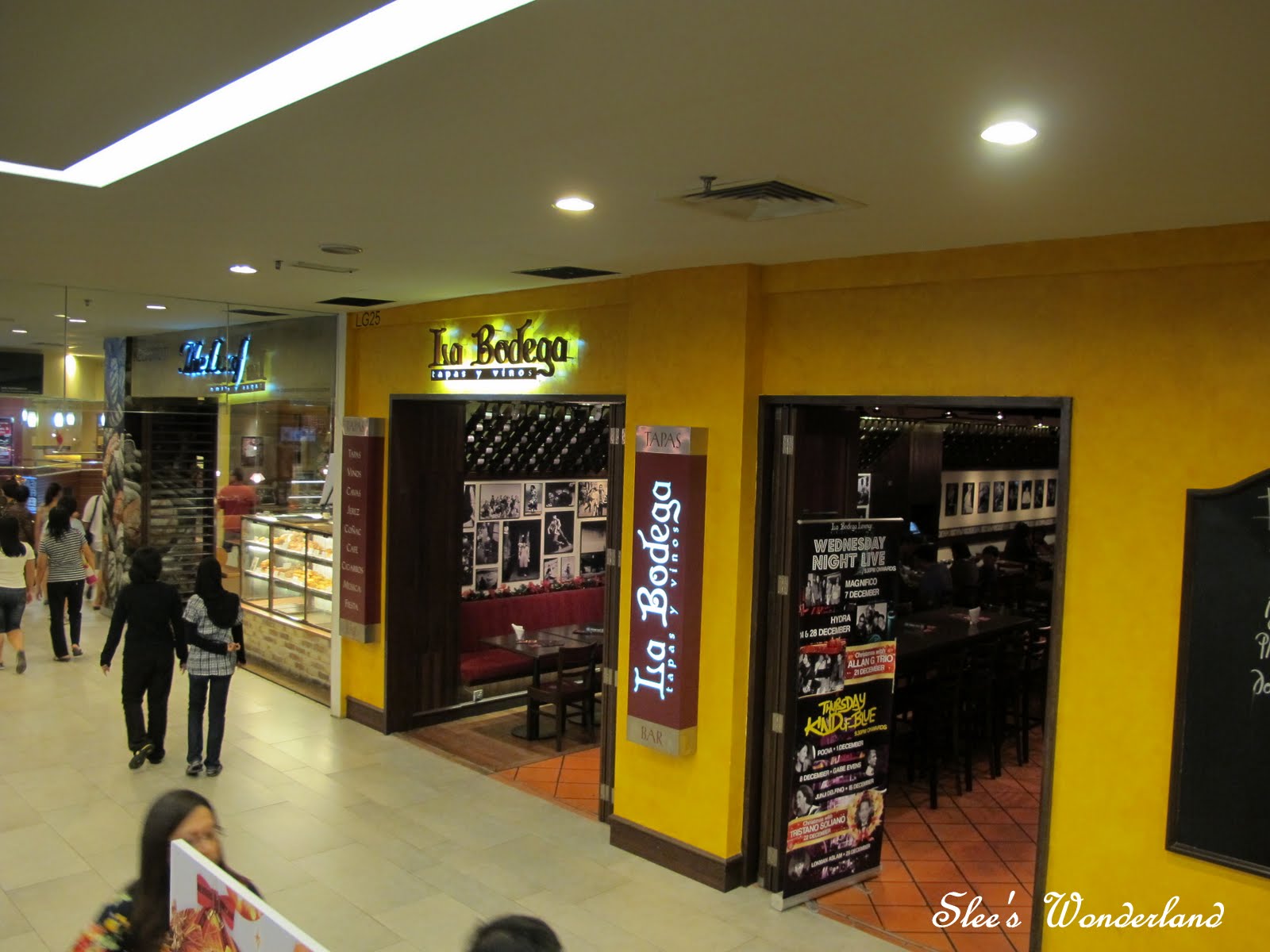 Slee's Wonderland La Bodega, Empire shopping gallery