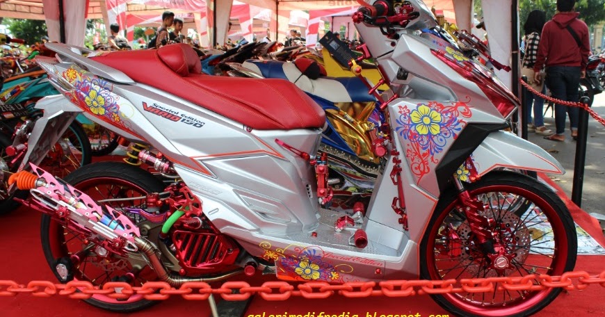 Foto Modifikasi Honda Vario 150 Kontes Full Chrome