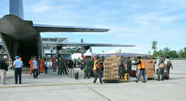 TNI Beri Bantuan untuk Asmat dan Korban Gempa Lebak Banten