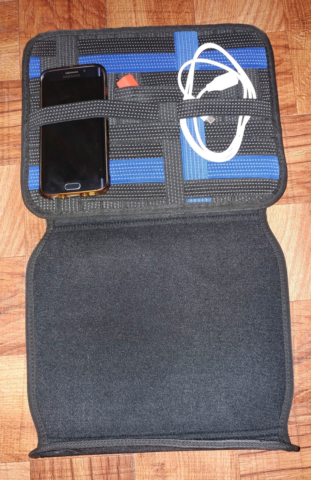 The Roving Reviewer 10" Tablet Wrap Organizer Travel Electronics