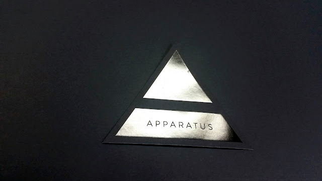 Glossy Printing NYC Spot UV Gloss Coating Manhattan Print Shop Custom Commercial Printing Registered Embossing Foil Stamping Full Color Letterpress Velvet Varnish Suede Costing Satin Finish Silk Coating WetLook Printing NYC