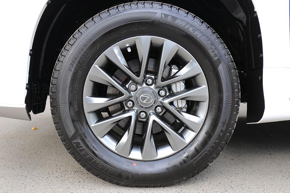 Xe 7 Chỗ Lexus GX 460 Đời Mới Nhất Màu Trắng Nhập Khẩu Nguyên Chiếc Giao Ngay