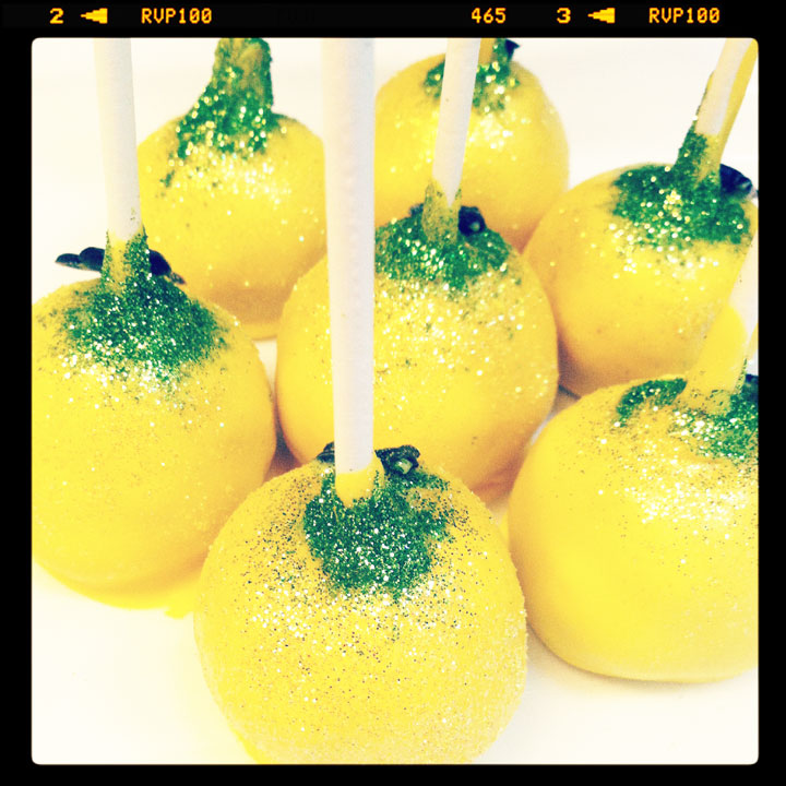 .Amanda Cupcake. Sweet Dreamer ♥ Pineapple Upside Down Cake Pops!