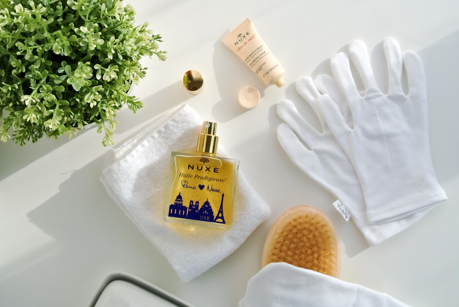 pece-o-telo-nuxe-kosmetika-reve-de-miel