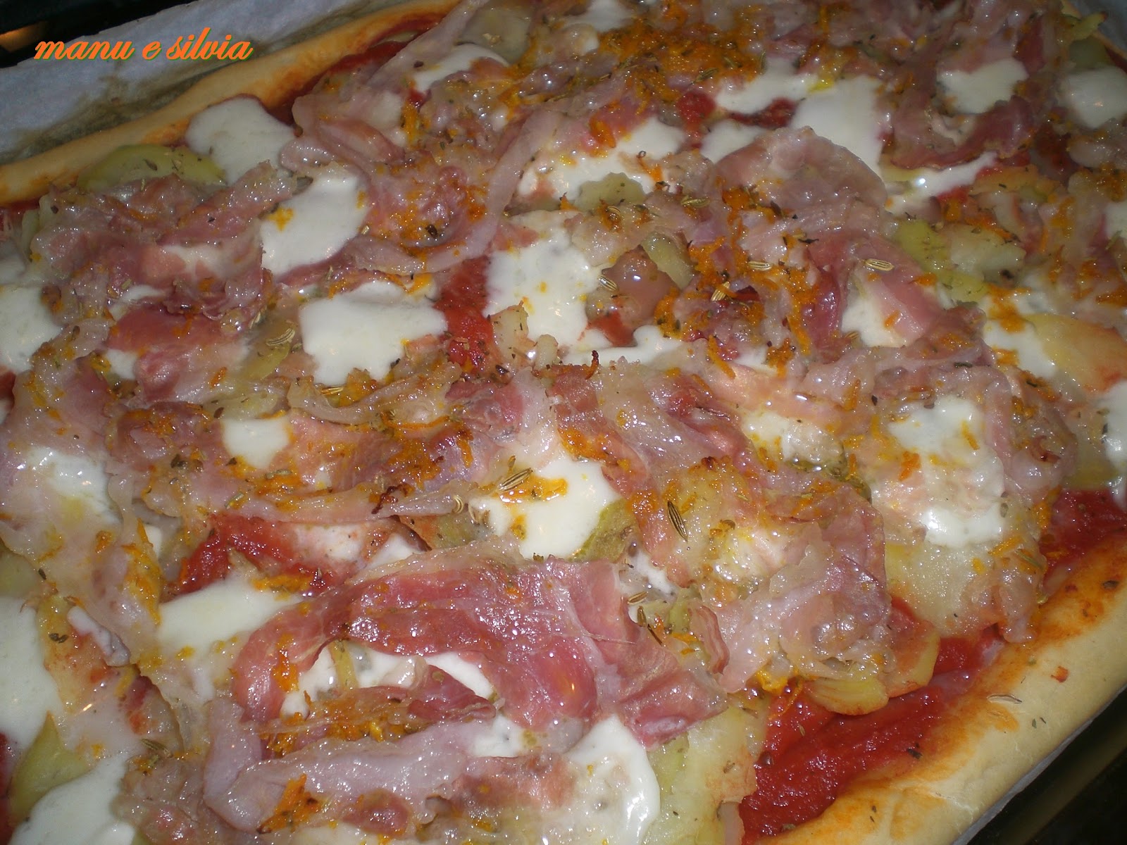 Spizzichi & Bocconi Pizza con patate e pancetta aromatizzata