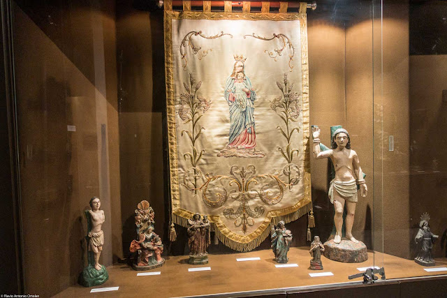 Objetos expostos no Museu de Arte Sacra da Arquidiocese de Curitiba