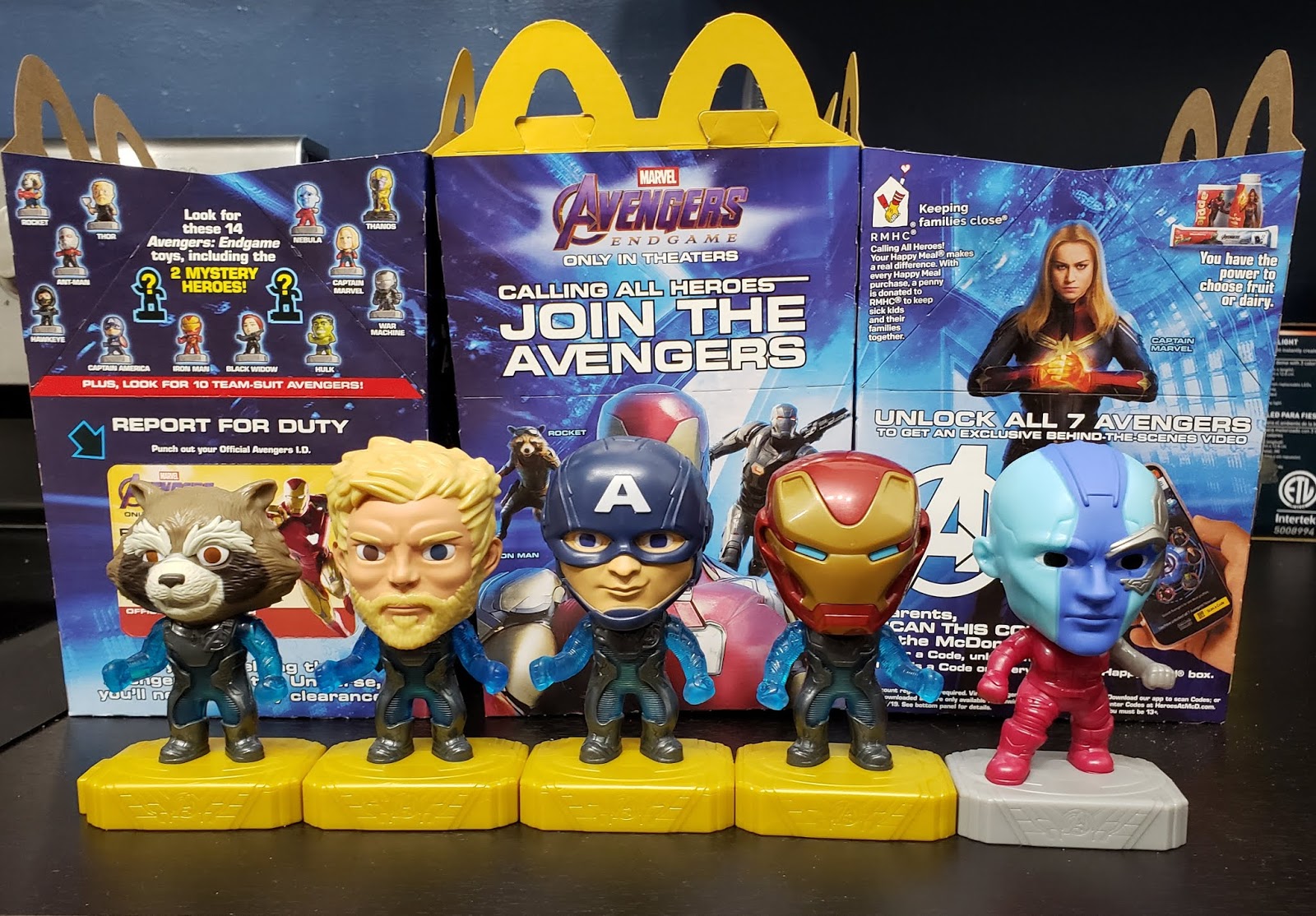 McDONALDS HAPPY MEAL TOYS  AVENGERS END GAME CAP AMERICA  HAPPY MEAL BOX