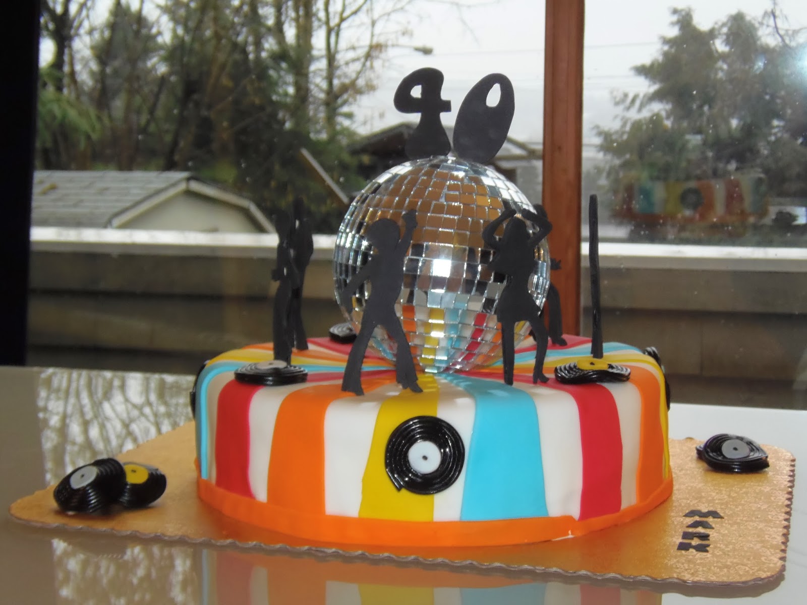 Dreams Factory: 70's Party Cake